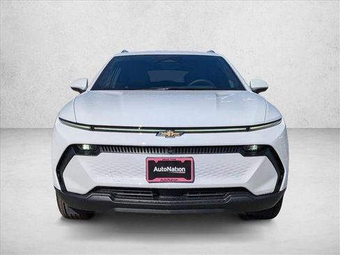 New 2026 Chevrolet Equinox EV LT image 2