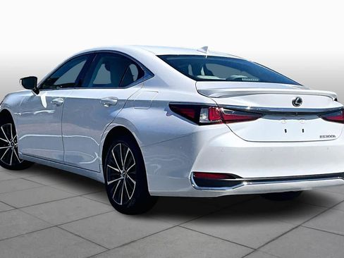 Used 2025 Lexus ES 300h w/ Premium Package image 11