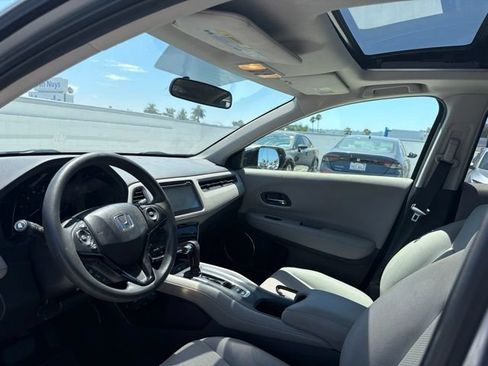 Used 2018 Honda HR-V EX image 3