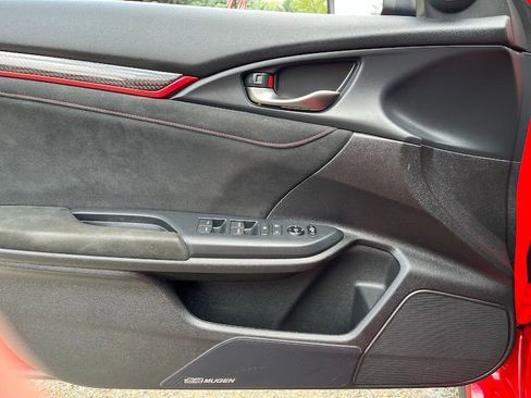 Used 2019 Honda Civic Type R image 6