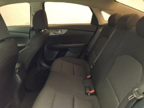 Used 2019 Kia Forte LXS FWD image 18