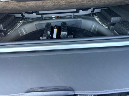 Used 2025 Subaru Outback Wilderness AWD/4WD image 32