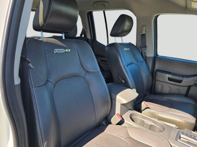 Used 2015 Nissan Xterra PRO-4X w/ Pro-4x Leather Package AWD/4WD image 10