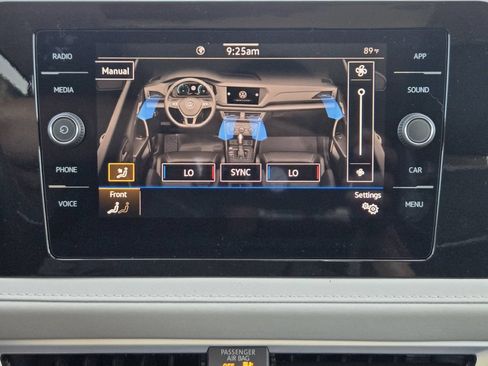 New 2026 Volkswagen Taos SE FWD image 18
