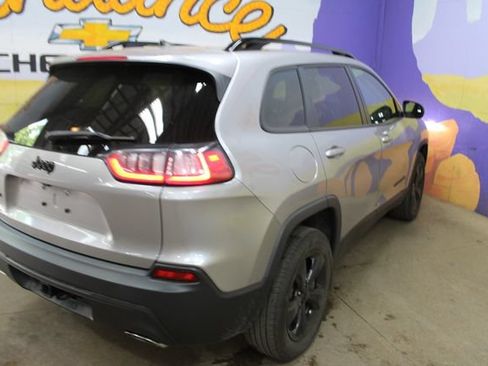 Used 2022 Jeep Cherokee Latitude Lux w/ Sun & Sound Group AWD/4WD image 5