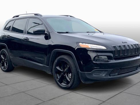 Used 2017 Jeep Cherokee Sport image 2