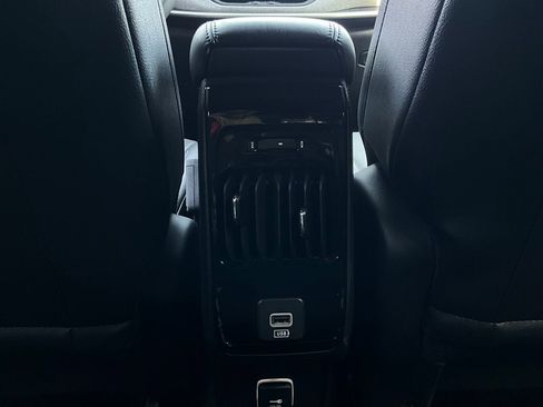 Used 2025 Jeep Compass Latitude image 13