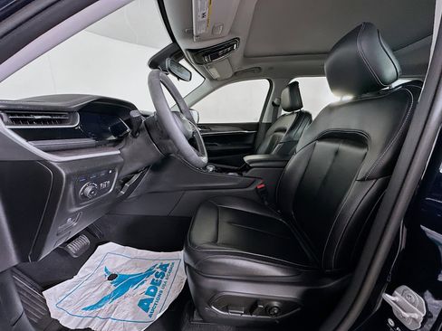 Used 2023 Jeep Grand Cherokee 4WD 4xe image 13