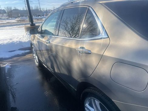 Used 2019 Chevrolet Equinox Premier image 18