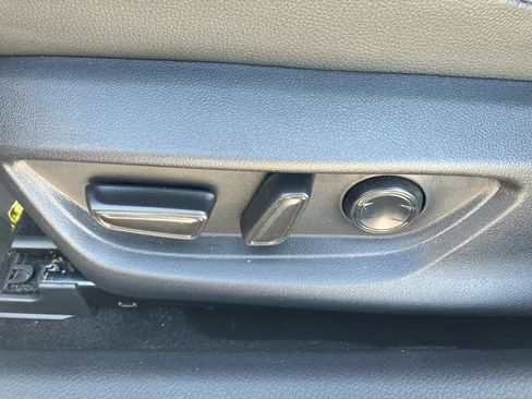 Used 2025 Toyota Camry XLE FWD image 12