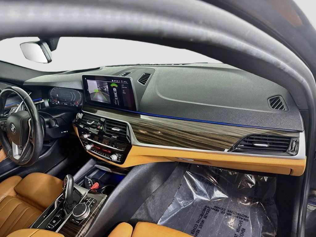 Used 2021 BMW 530i w/ Premium Package RWD image 29