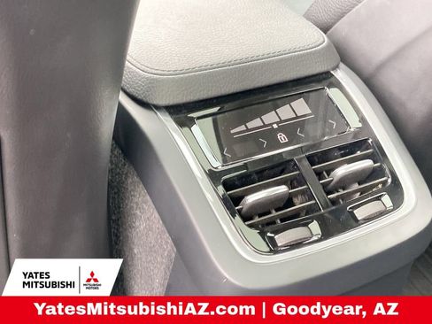 Used 2019 Volvo XC90 T6 Momentum w/ Protection Package Premier image 18