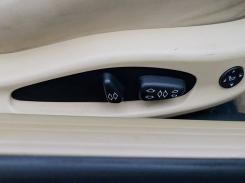 Used 2007 BMW 650i Coupe image 28