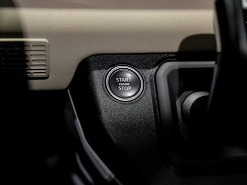 Used 2022 Land Rover Defender 90 X-Dynamic S image 12