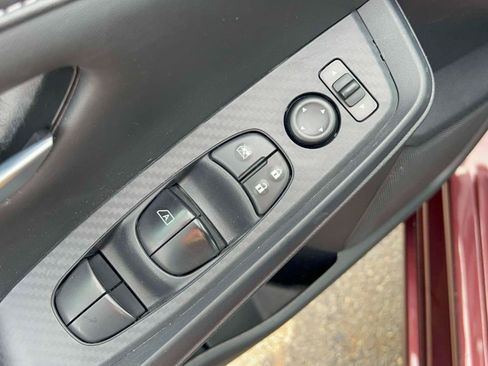 Used 2025 Nissan Sentra SV FWD image 19
