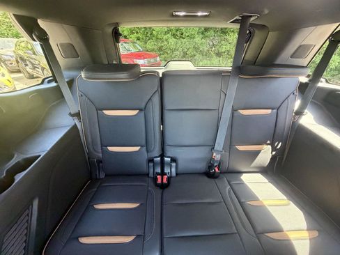 Used 2023 GMC Yukon AT4 w/ AT4 Premium Package AWD/4WD image 25