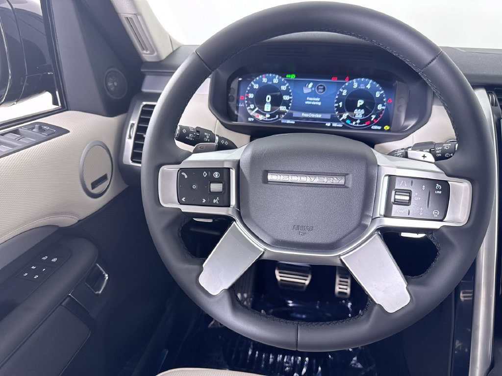 New 2026 Land Rover Discovery Dynamic SE AWD/4WD image 14
