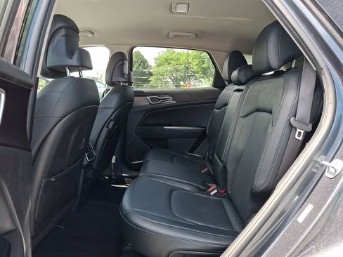 Used 2023 Kia Sportage EX AWD/4WD image 10