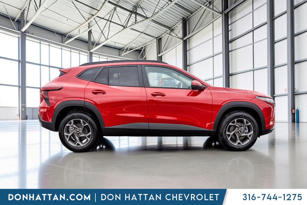 New 2026 Chevrolet Trax LT w/ LT Convenience Package FWD image 31