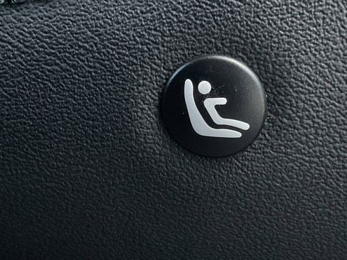 Used 2025 Kia Seltos S image 16