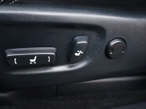 Used 2022 Toyota 4Runner Limited AWD/4WD image 10