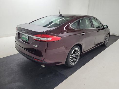 Used 2018 Ford Fusion SE w/ Fusion SE Technology Package FWD image 9