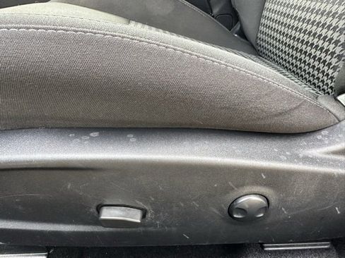 Used 2022 Dodge Challenger GT image 27