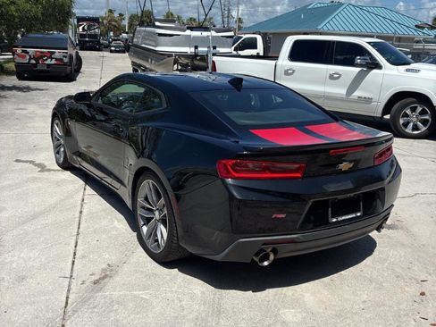 Used 2017 Chevrolet Camaro LT RWD image 4