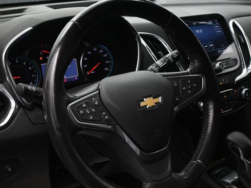 Used 2022 Chevrolet Equinox Premier AWD/4WD image 16