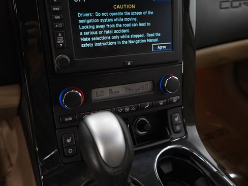 Used 2010 Chevrolet Corvette Convertible w/ Preferred Equipment Group RWD image 21