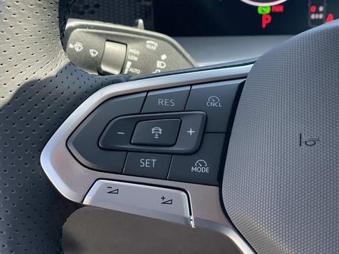 New 2026 Volkswagen Tiguan SE R-Line FWD image 8