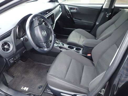 Used 2018 Toyota Corolla iM w/ Carpet Mat Package (TMS) FWD image 9
