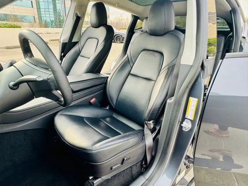 Used 2022 Tesla Model Y Performance image 24