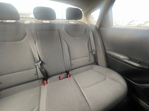 Used 2025 Kia K4 LXS image 37