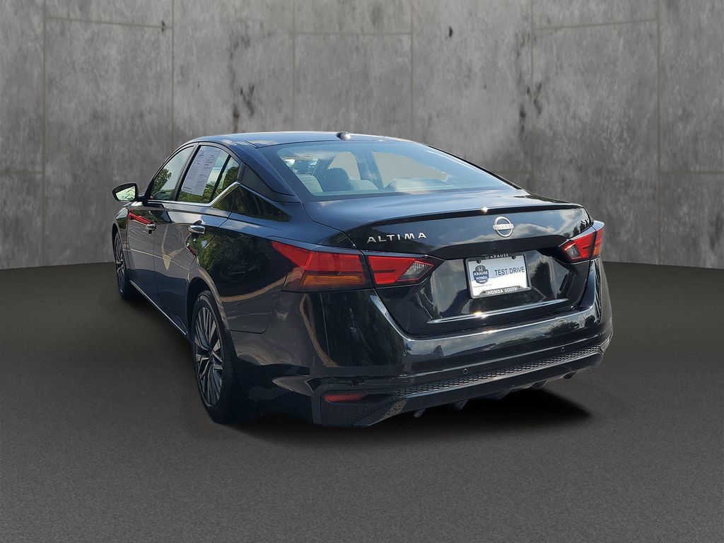 Used 2024 Nissan Altima 2.5 SV FWD image 4