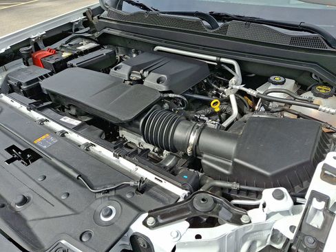Used 2024 Chevrolet Colorado ZR2 AWD/4WD image 27
