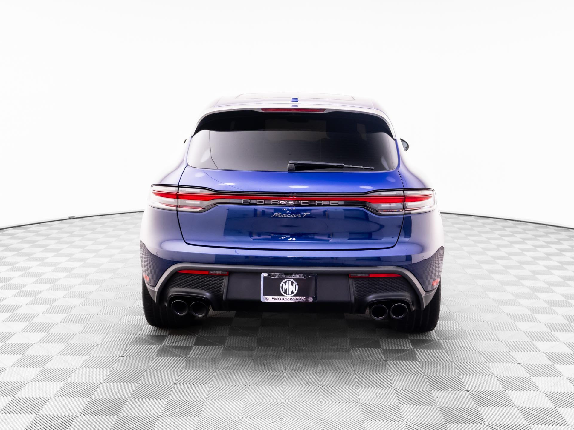 Certified 2024 Porsche Macan Turbo AWD/4WD image 13