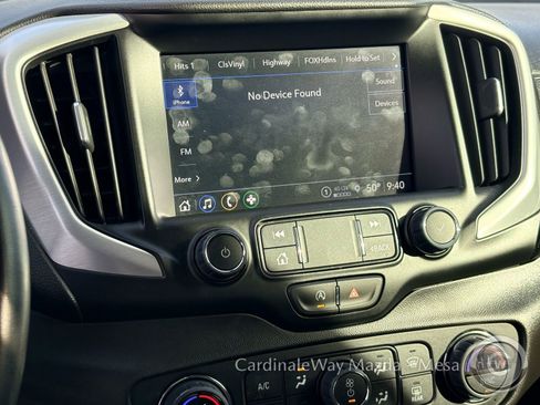 Used 2024 GMC Terrain SLT image 13