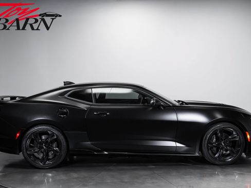 Used 2022 Chevrolet Camaro SS RWD image 6