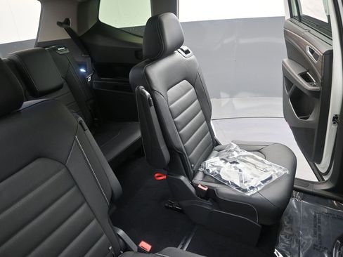 Certified 2025 Volkswagen Atlas SEL image 16