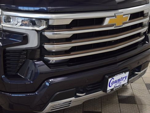 Used 2022 Chevrolet Silverado 1500 High Country w/ High Country Premium Package image 13