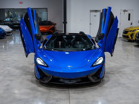 Used 2018 McLaren 570S Spider image 37