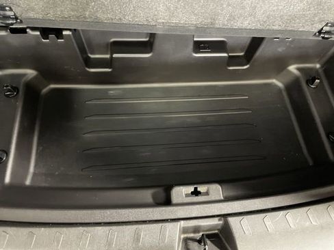 Used 2023 Chevrolet Traverse RS FWD image 26