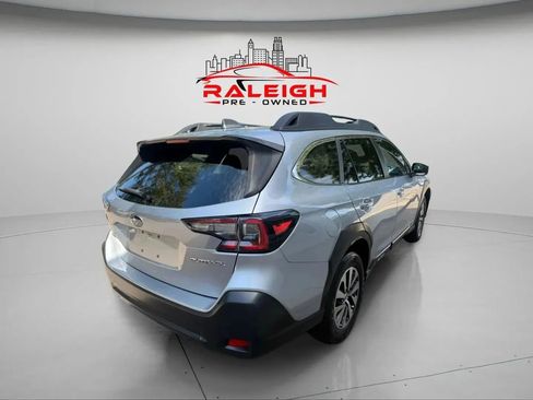 Used 2023 Subaru Outback Premium image 4