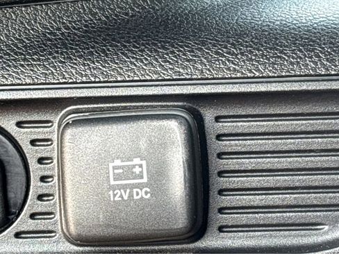 Used 2024 Jeep Grand Cherokee Altitude AWD/4WD image 25