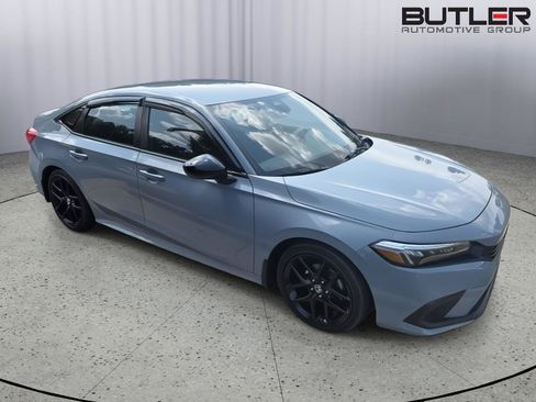 Used 2023 Honda Civic Sport image 2