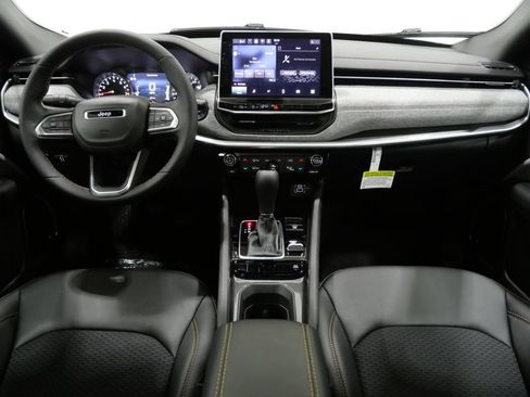 New 2026 Jeep Compass Latitude AWD/4WD image 10