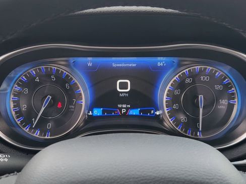 Certified 2023 Chrysler 300 Touring w/ Sport Appearance Package RWD image 16