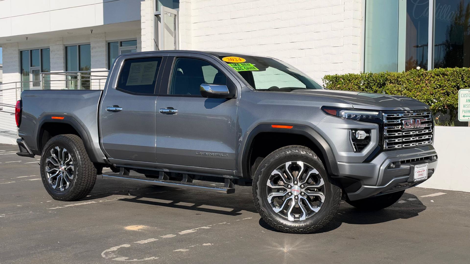 Used 2024 GMC Canyon Denali AWD/4WD image 2