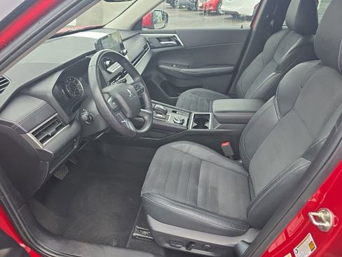 Used 2023 Mitsubishi Outlander SE AWD/4WD image 8